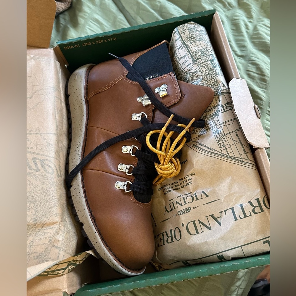 Danner Vertigo 917 Mens Light Brown Leather GTX Hiking Boots Size 9.5